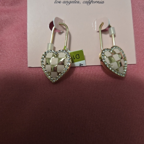 Jewelry - Picture 2 of 4